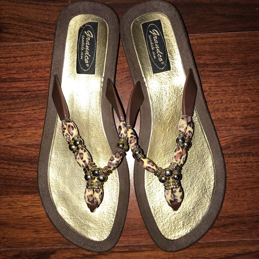 EUC 🧡 GRANDCO | Beige + Brown Beaded Sandals